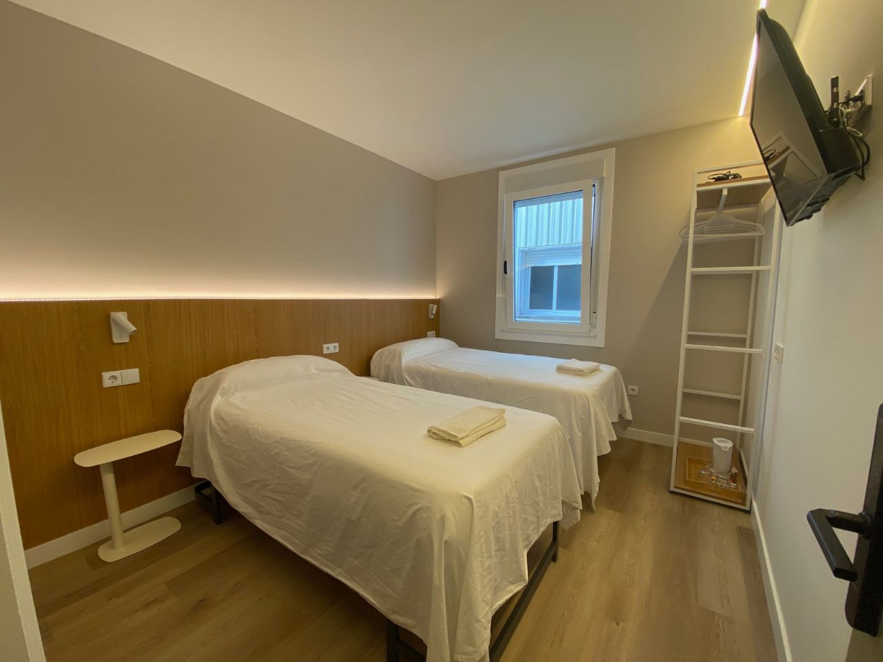 303 Habitación Individual + supletoria con baño privado_santa clara